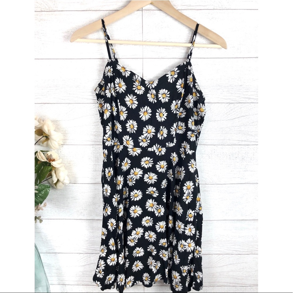 COTTON ON Black Daisy Patterned Short Dress